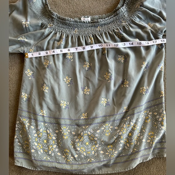 44.Maunces Green Floral Off The Shoulder Top Women’s Size M - Picture 11 of 15